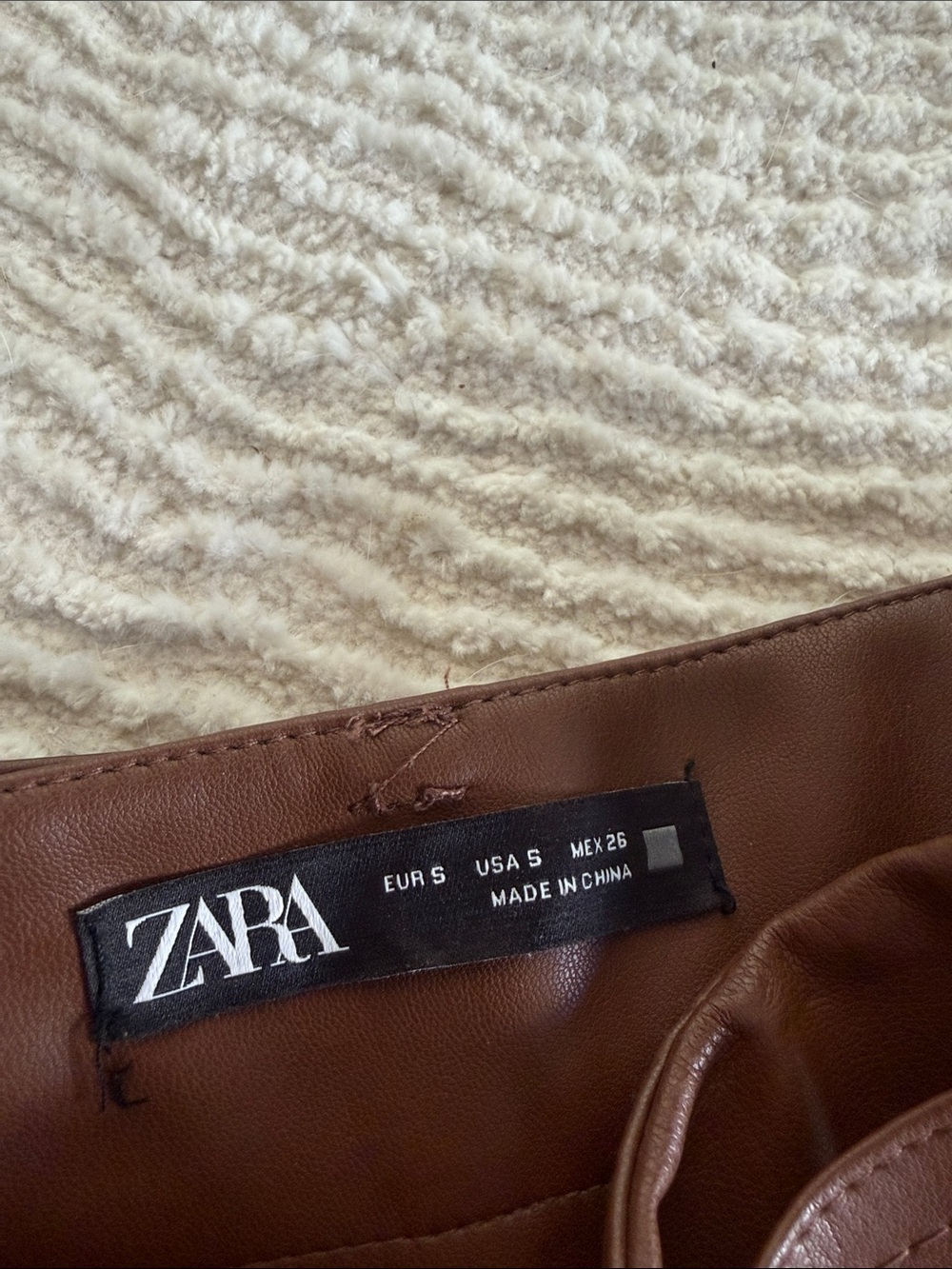 Zara Chocolate Brown Pleated Faux-Leather Mini Skirt with Belt - Picture 2 of 2